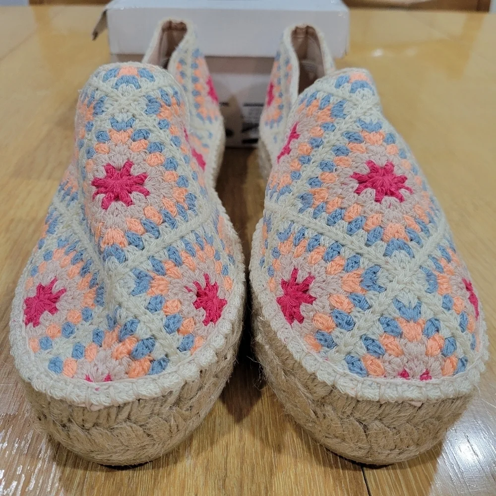 Free People Gran Villa Crochet Espadrilles in Cream and Pink New!! Sz 9